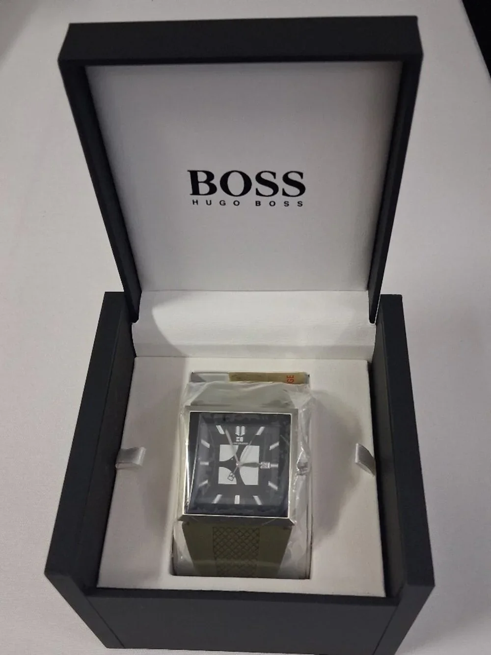 Hugo Boss Orange Men's Black Dial Green Silicone Watch 1512704 – New with Tags